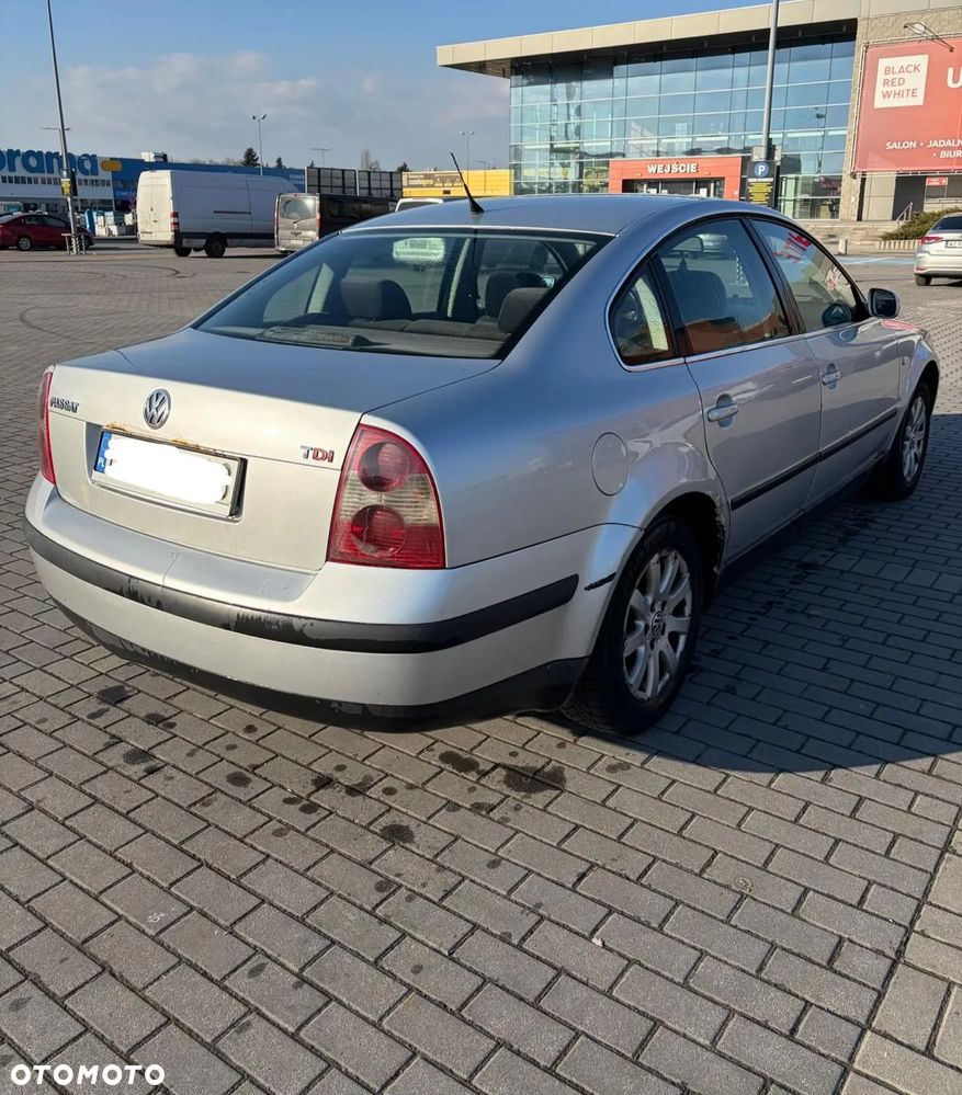 Volkswagen Passat 1.9 TDI Comfortline - 12