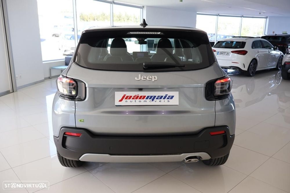Jeep Avenger 1.2 e-Hybrid Longitude DCT - 10