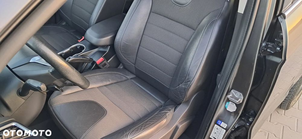 Ford Kuga 2.0 TDCi AWD Titanium - 28