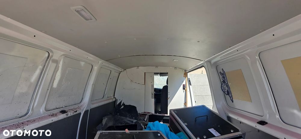 Volkswagen Transporter - 16