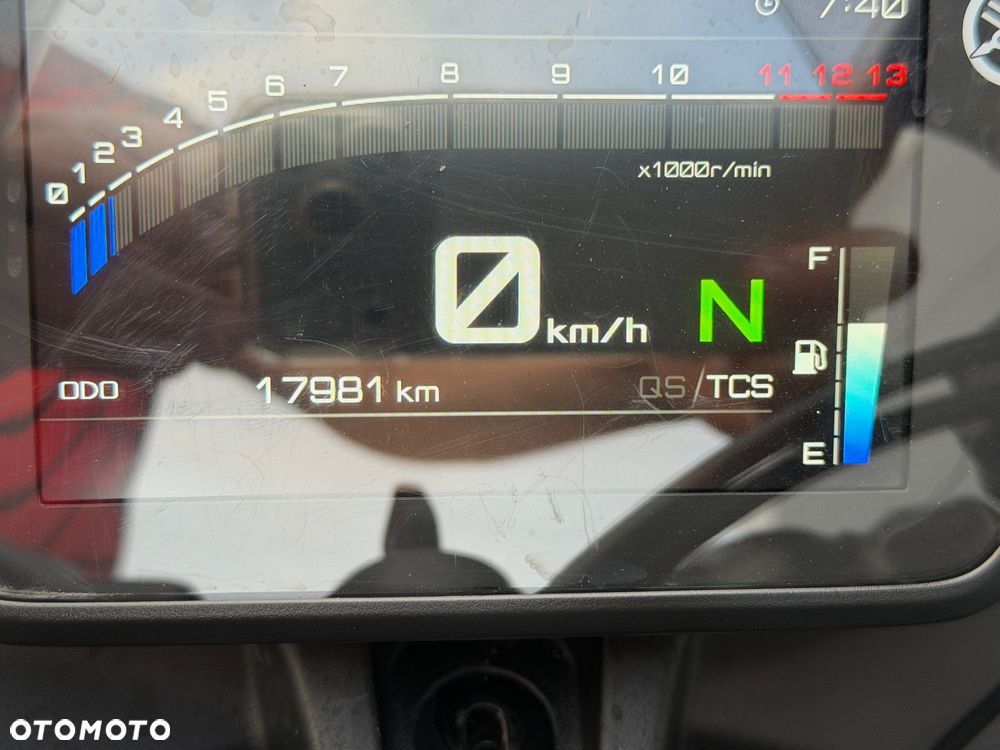 Yamaha YZF - 11