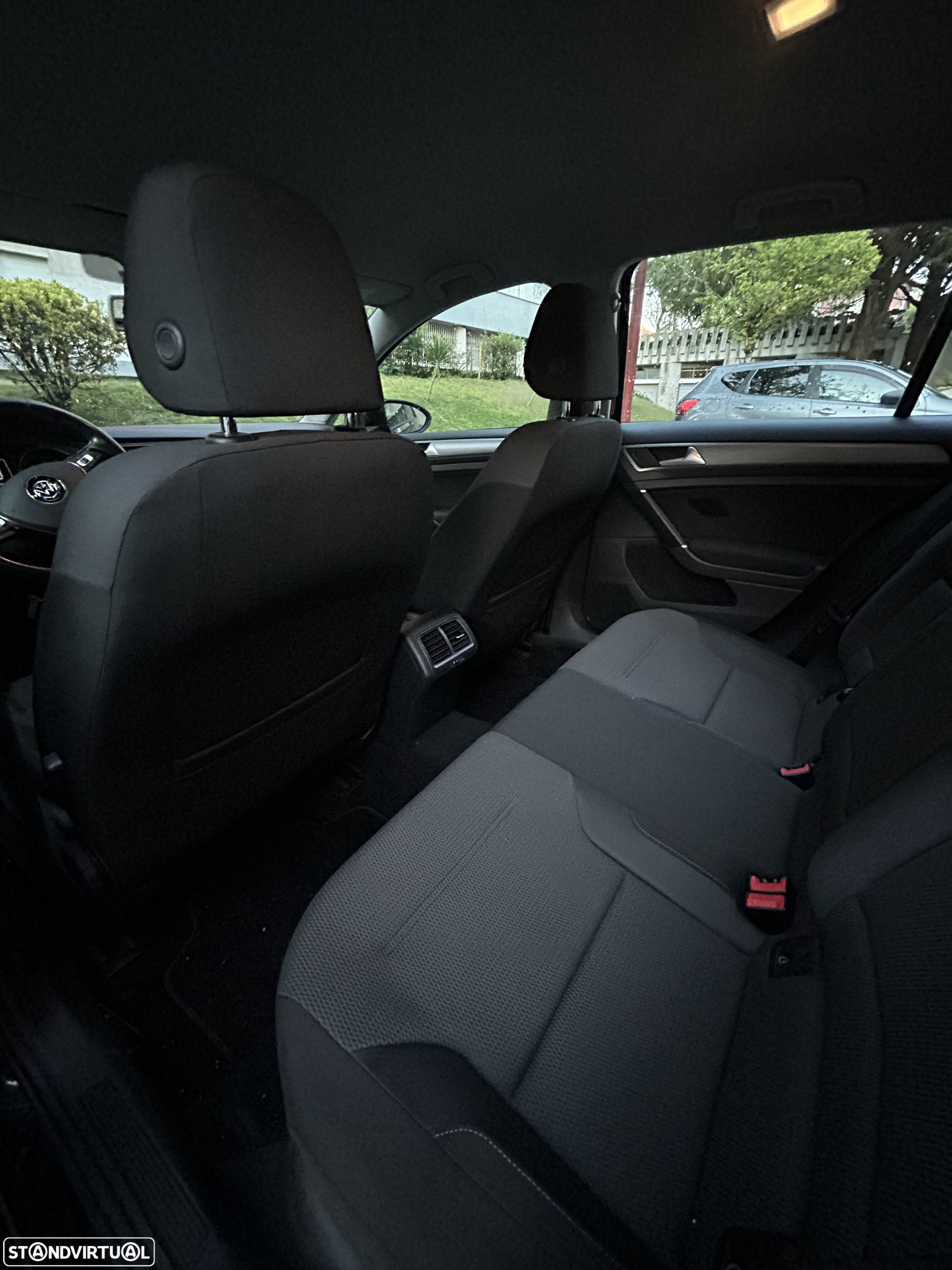 VW Golf 1.6 TDi BlueMotion Trendline - 11