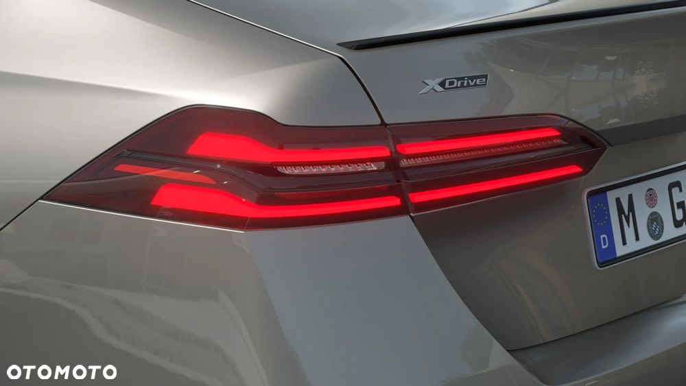 BMW Seria 5 520d xDrive mHEV M Sport - 9