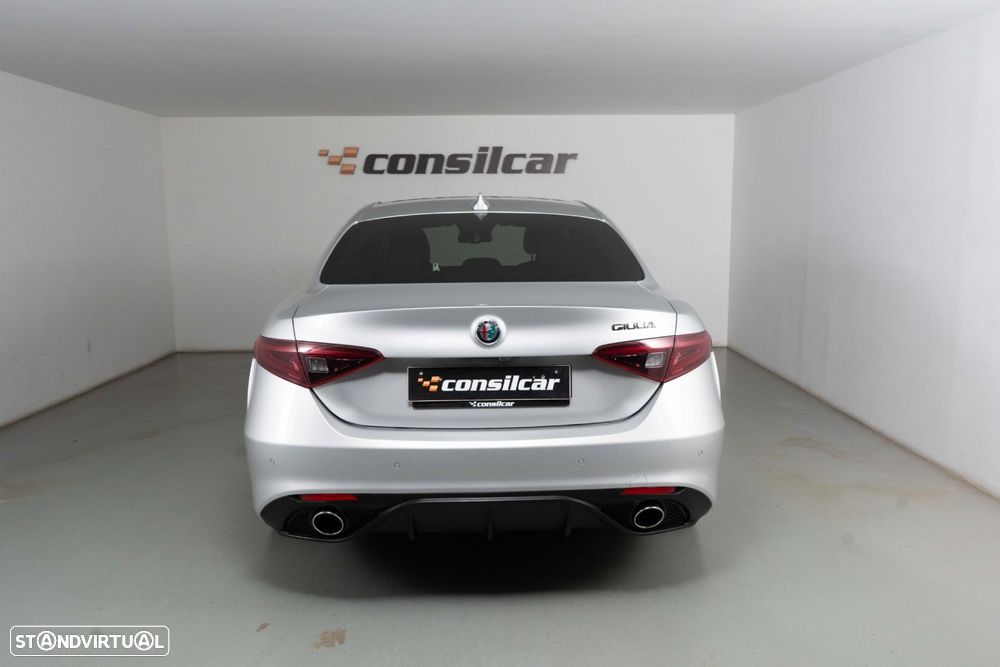 Alfa Romeo Giulia 2.2 D Super AT8 - 6