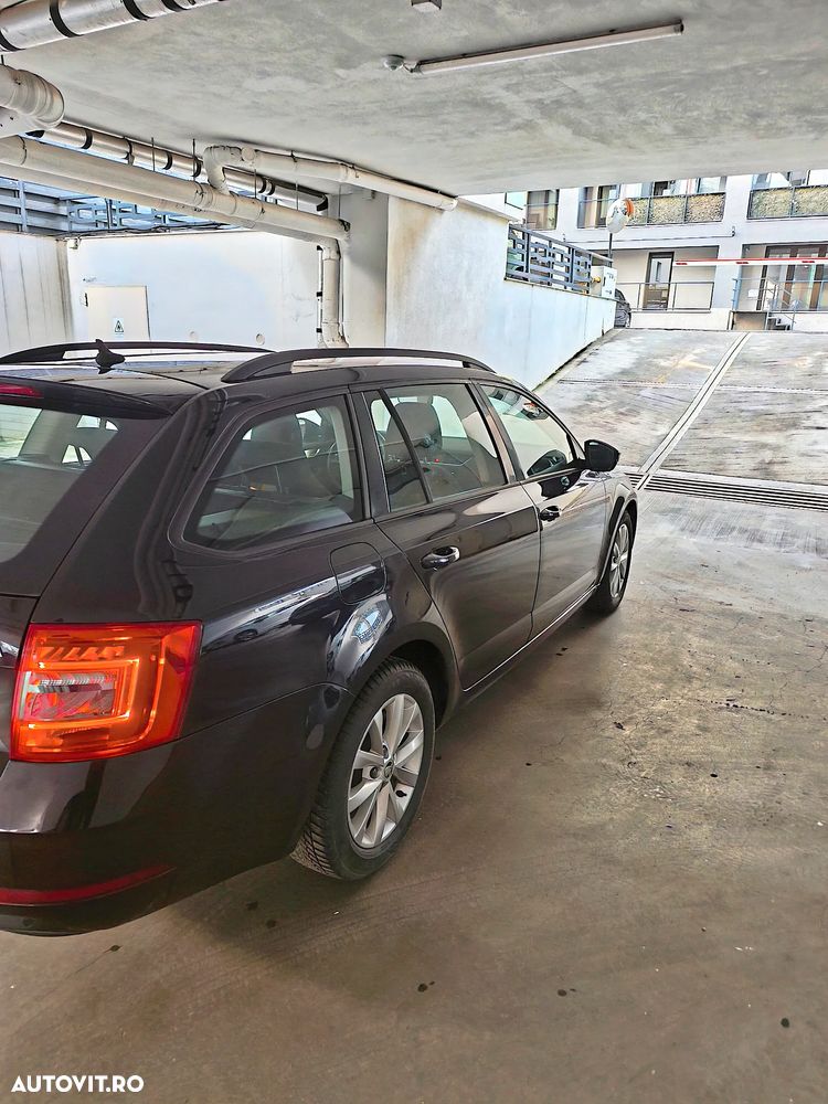 Skoda Octavia 1.6 TDI DSG Style - 4