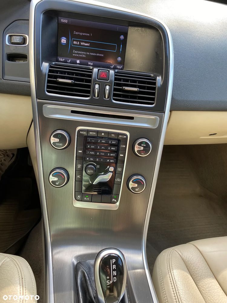 Volvo XC 60 T6 AWD Edition Pro - 24