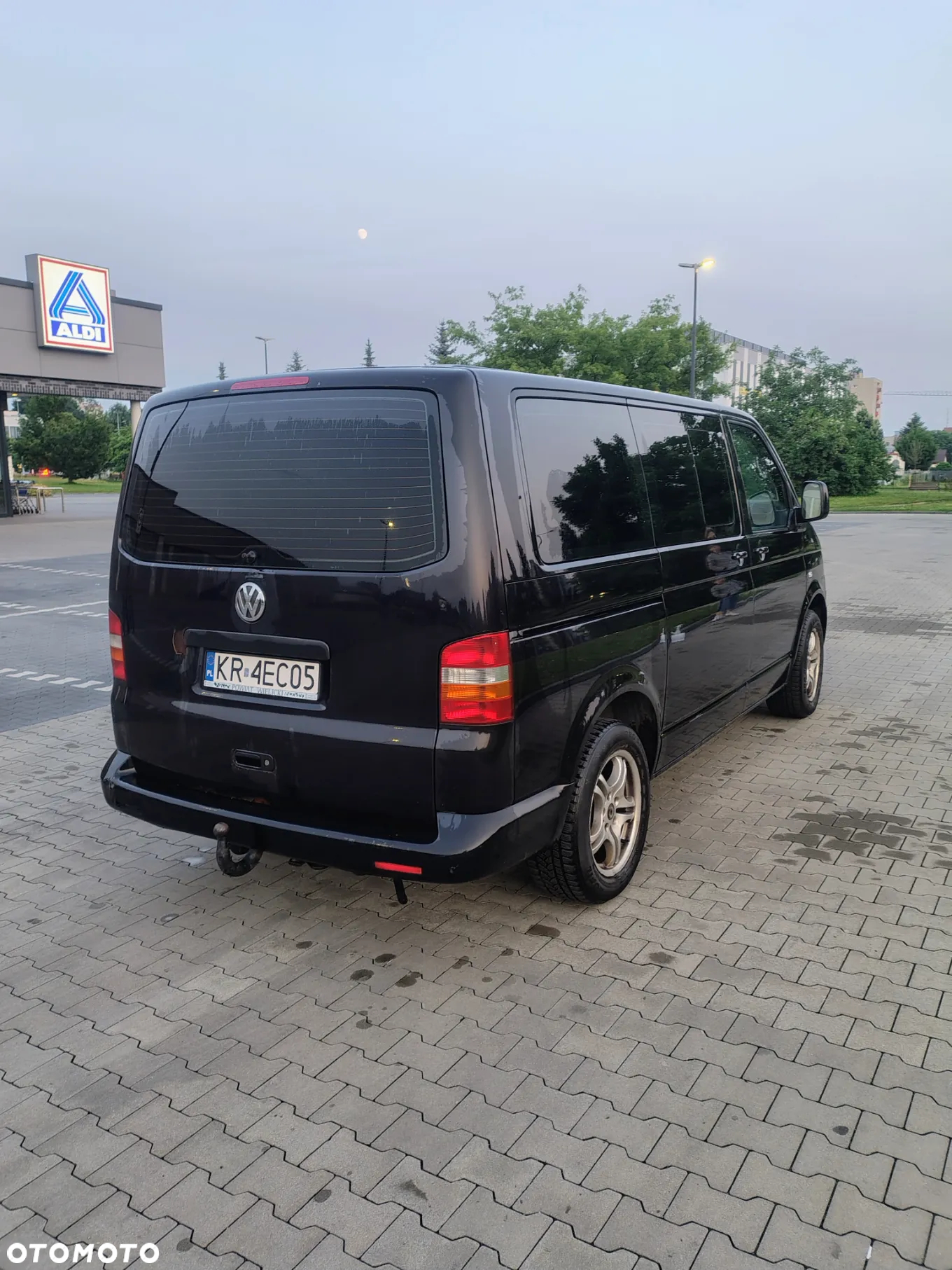 Volkswagen Caravelle - 4