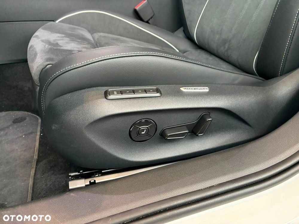 Volkswagen Passat Variant 2.0 TDI SCR Business DSG - 24
