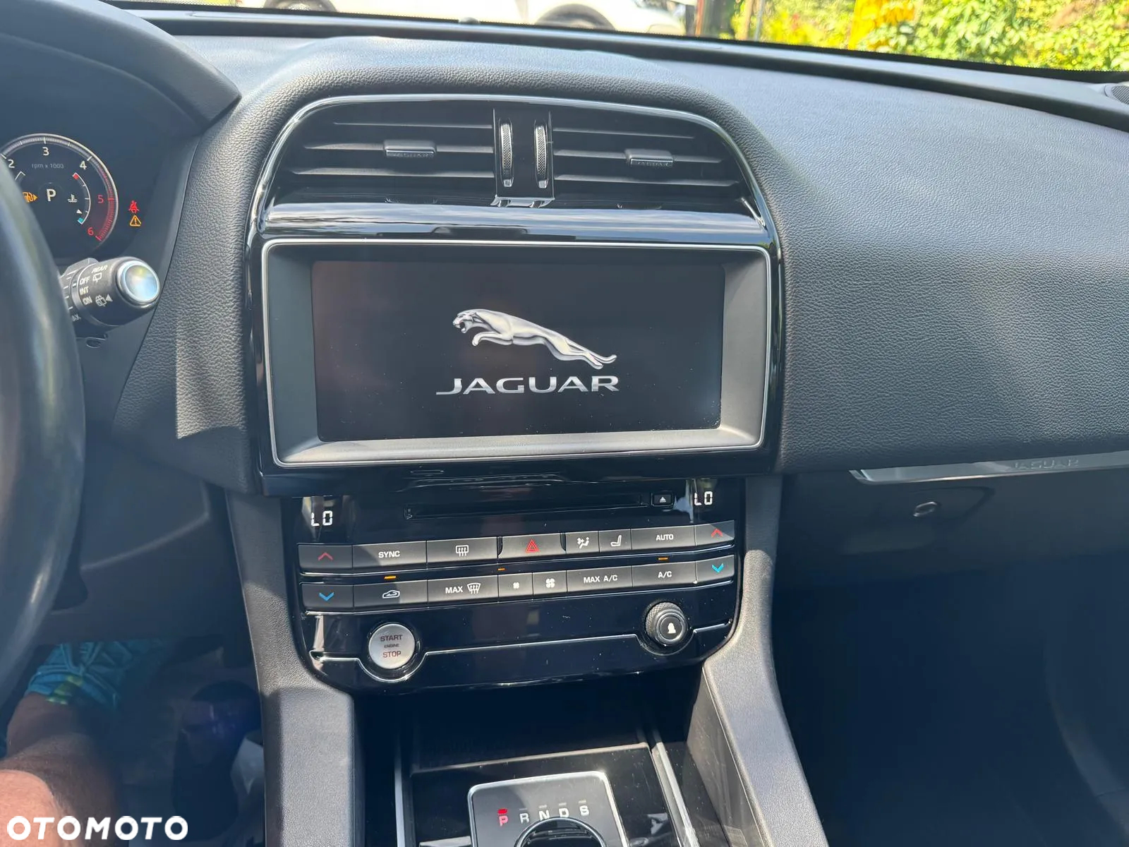 Jaguar F-Pace 2.0 i4D AWD Prestige - 9