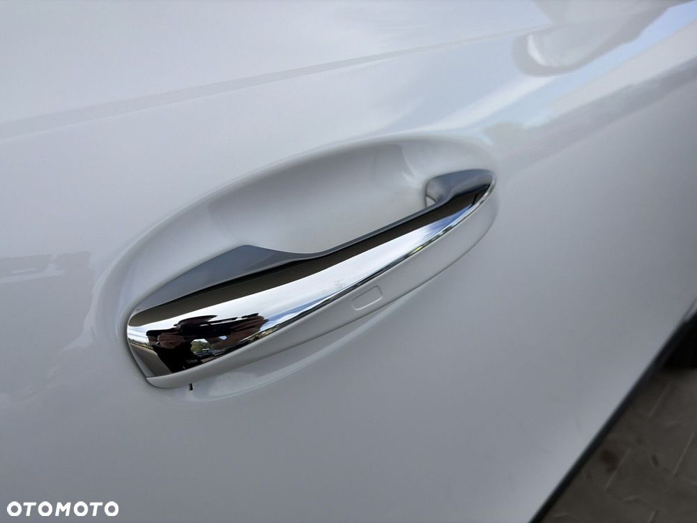 Mercedes-Benz EQB - 19