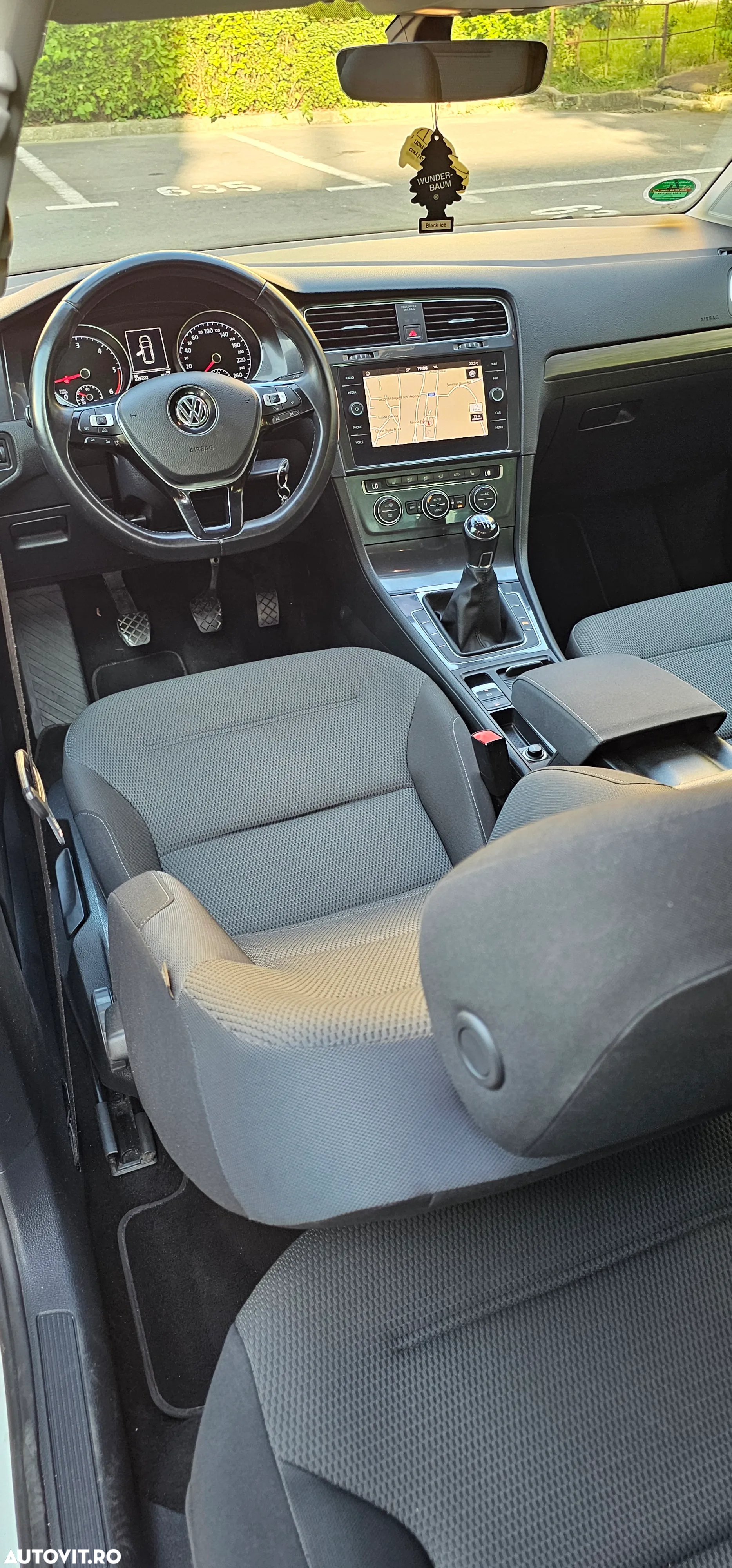 Volkswagen Golf - 10
