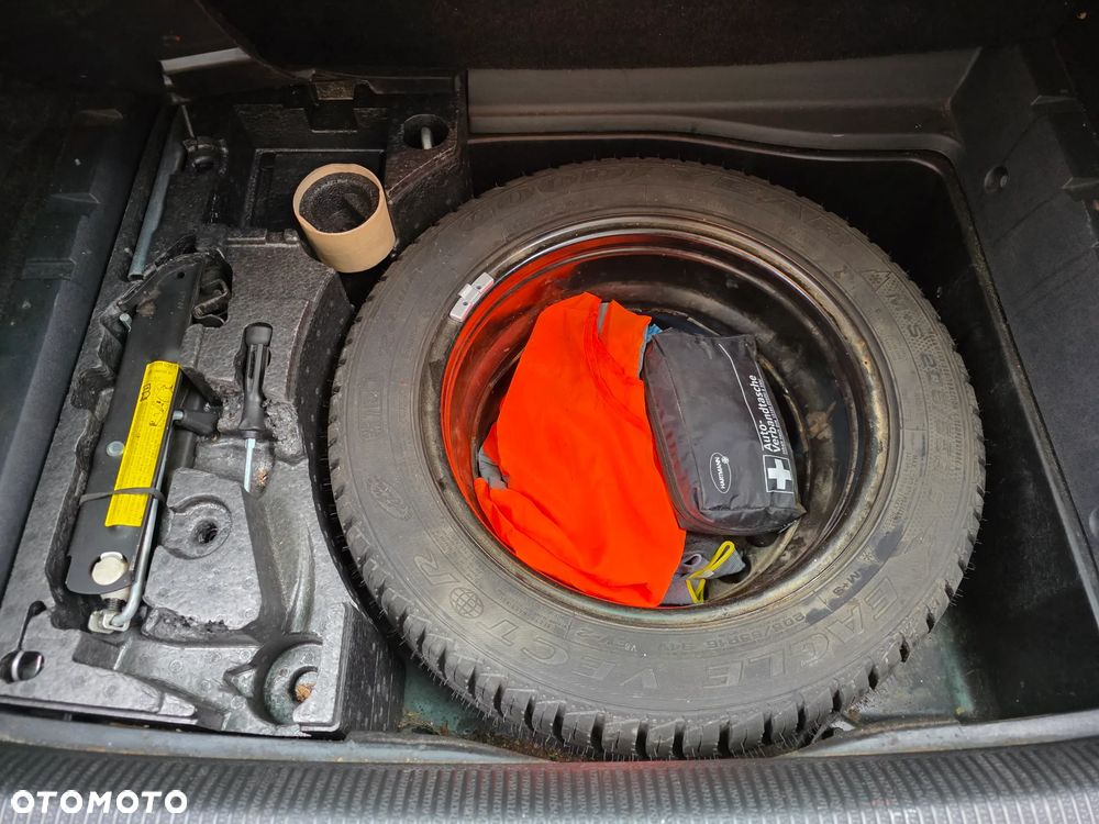 Volkswagen Passat Variant 2.0 TDI BlueMotion Technology DPF Comfortline - 19