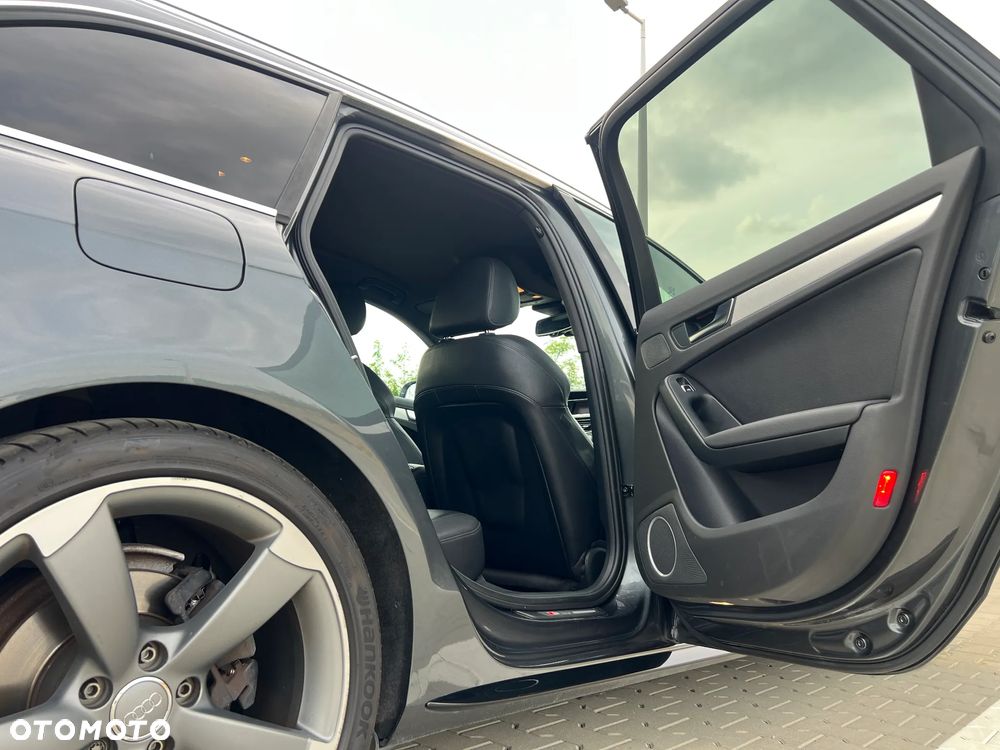 Audi A4 Avant 2.0 TDI DPF clean diesel quattro S tronic S line Sportpaket - 12