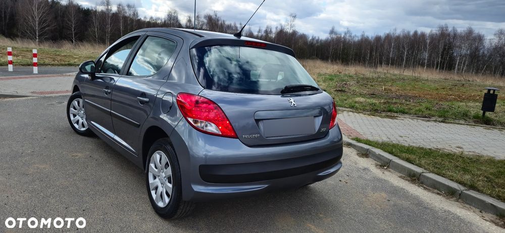 Peugeot 207 1.4 16V Trendy - 21