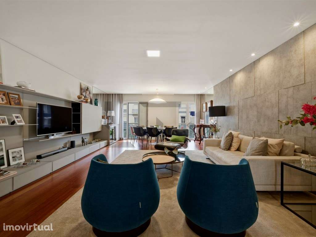 Apartamento T4 com Elevador e Garagem, Mobilado, para Venda, nas Av... - Grande imagem: 5/23