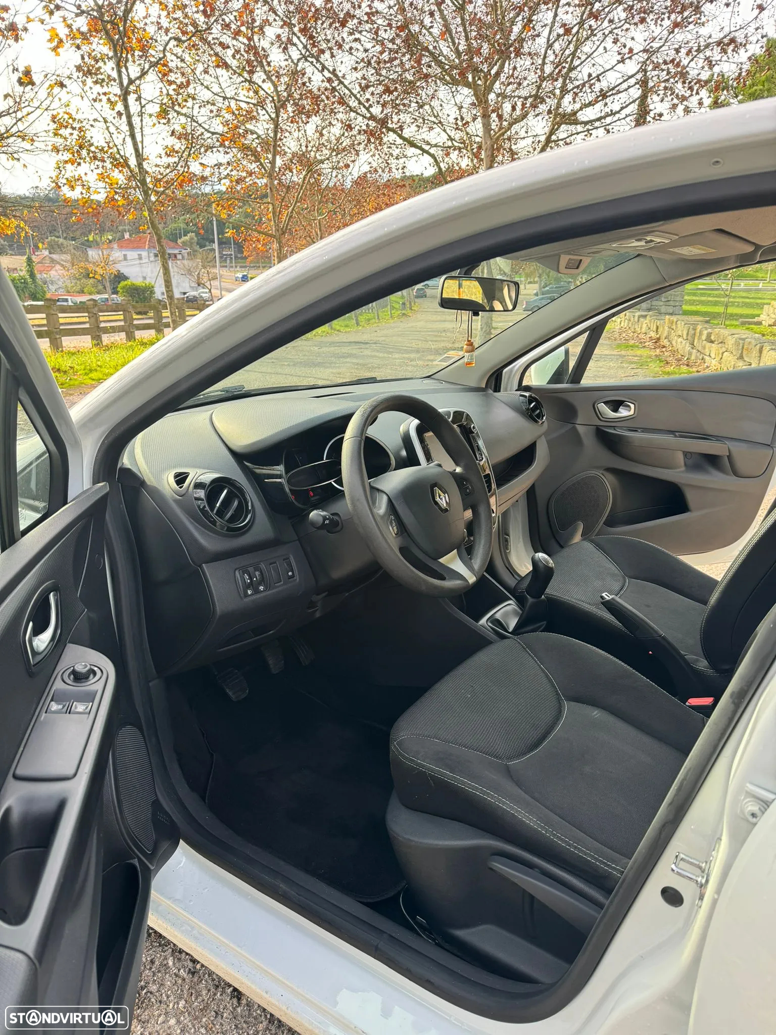 Renault Clio 1.5 dCi Dynamique S - 9