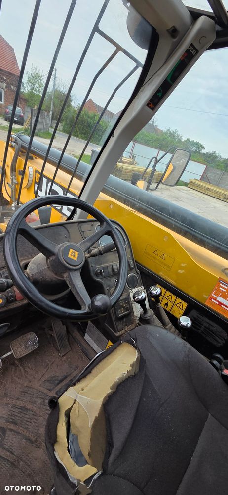JCB 535-125 Hi Viz - 12