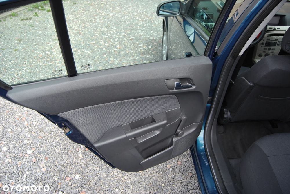 Opel Astra 1.6 Enjoy - 24