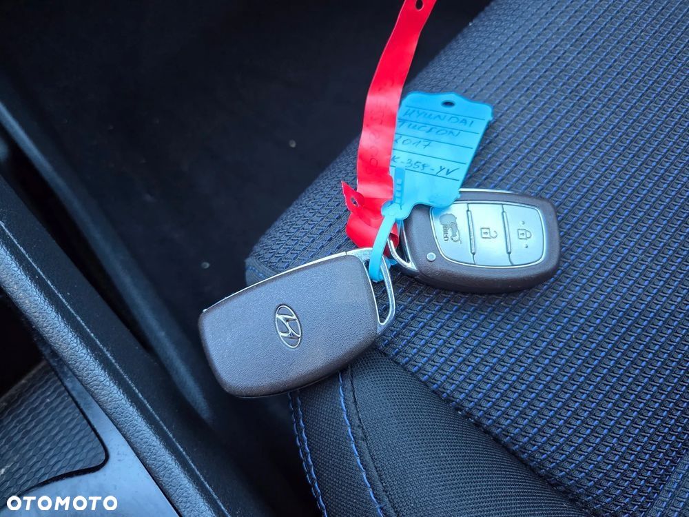 Hyundai Tucson blue 1.7 CRDi 2WD DCT Premium - 23