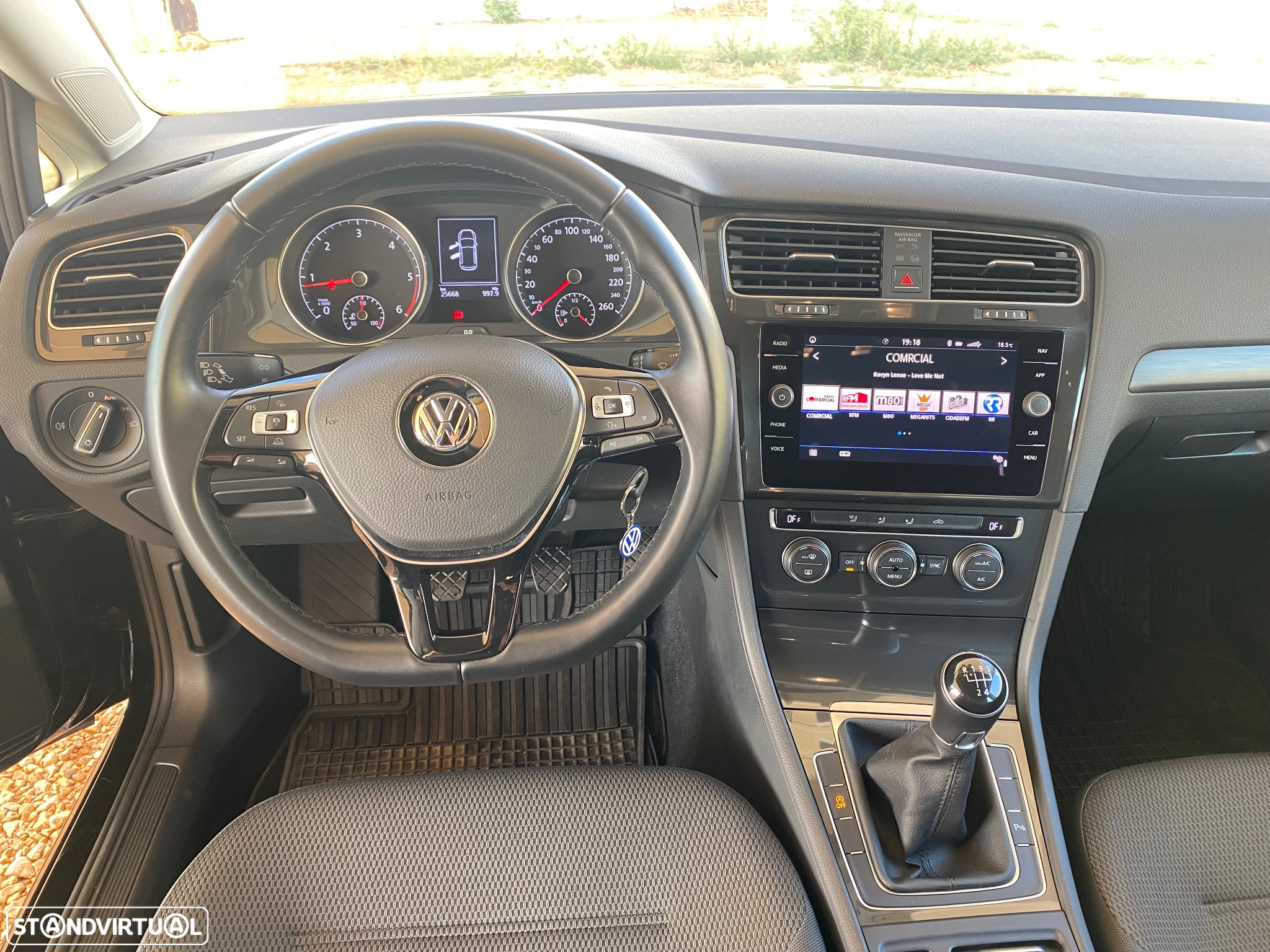 VW Golf 1.6 TDI R-Line - 11