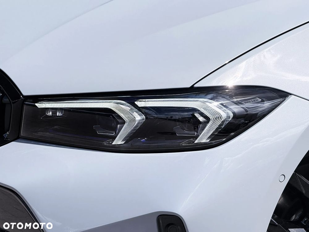 BMW Seria 3 320d xDrive M Sport - 10