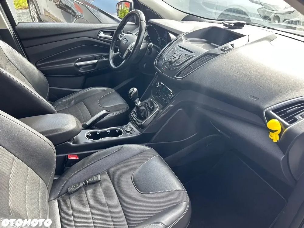 Ford Kuga 2.0 TDCi 2x4 Titanium - 18