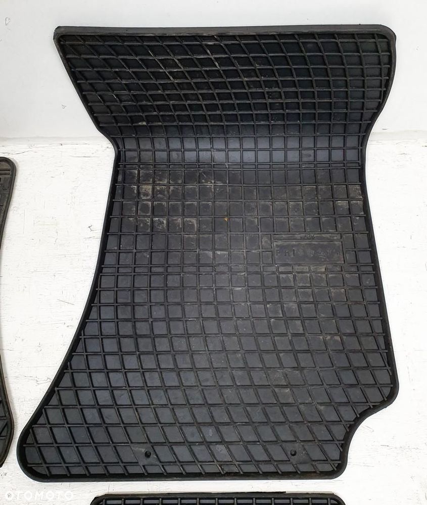 DYWANIKI CHODNICZKI GUMOWE MERCEDES W212 4SZT - 3