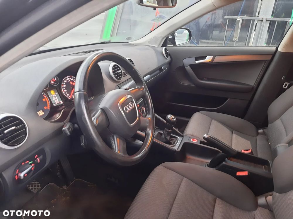 Audi A3 Sportback 2.0 TDI DPF Attraction - 10