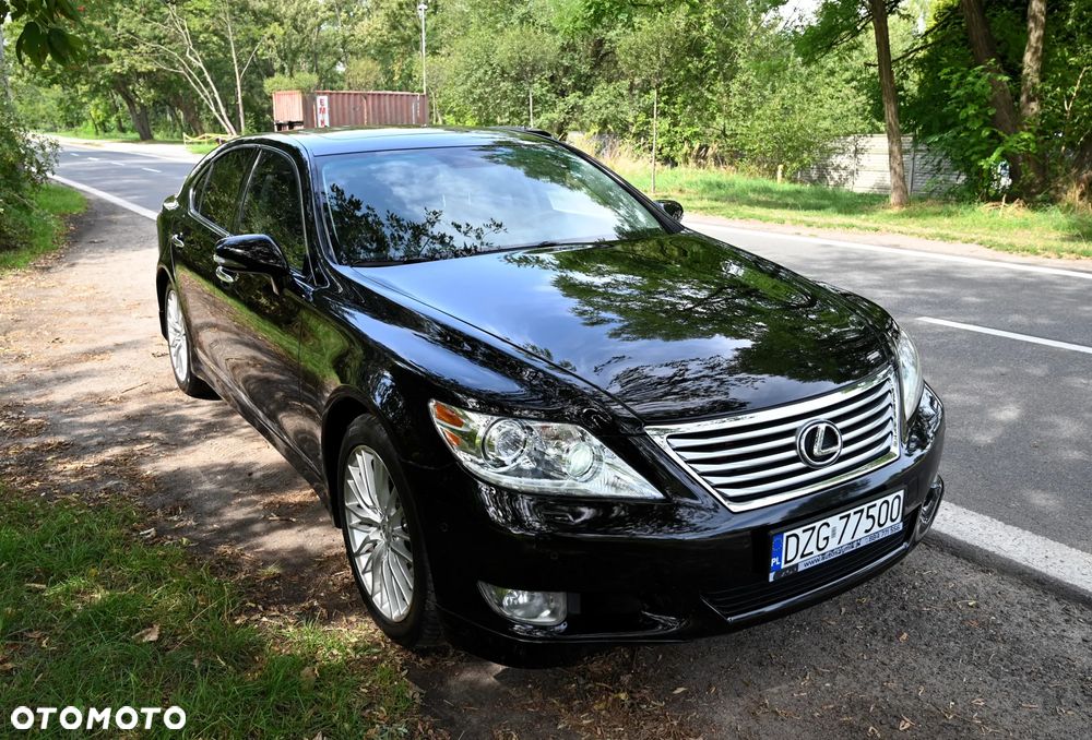 Lexus LS - 12