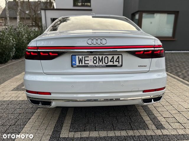 Audi A8 - 6
