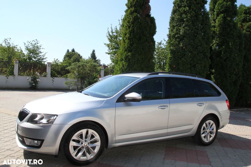 Skoda Octavia 2.0 TDI DSG Ambition - 29