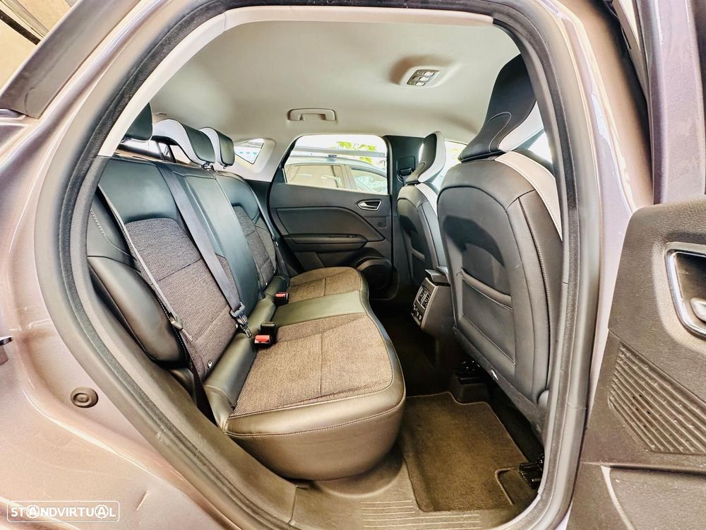 Renault Captur 1.5 dCi Exclusive EDC - 27