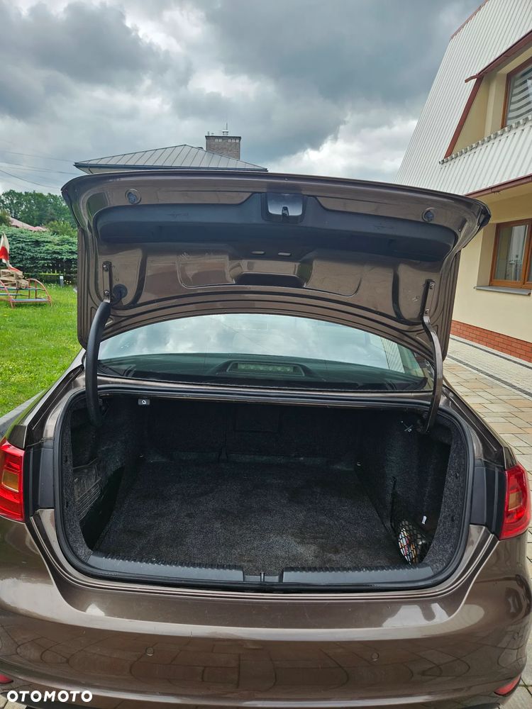 Volkswagen Jetta 1.2 TSI Comfortline - 17