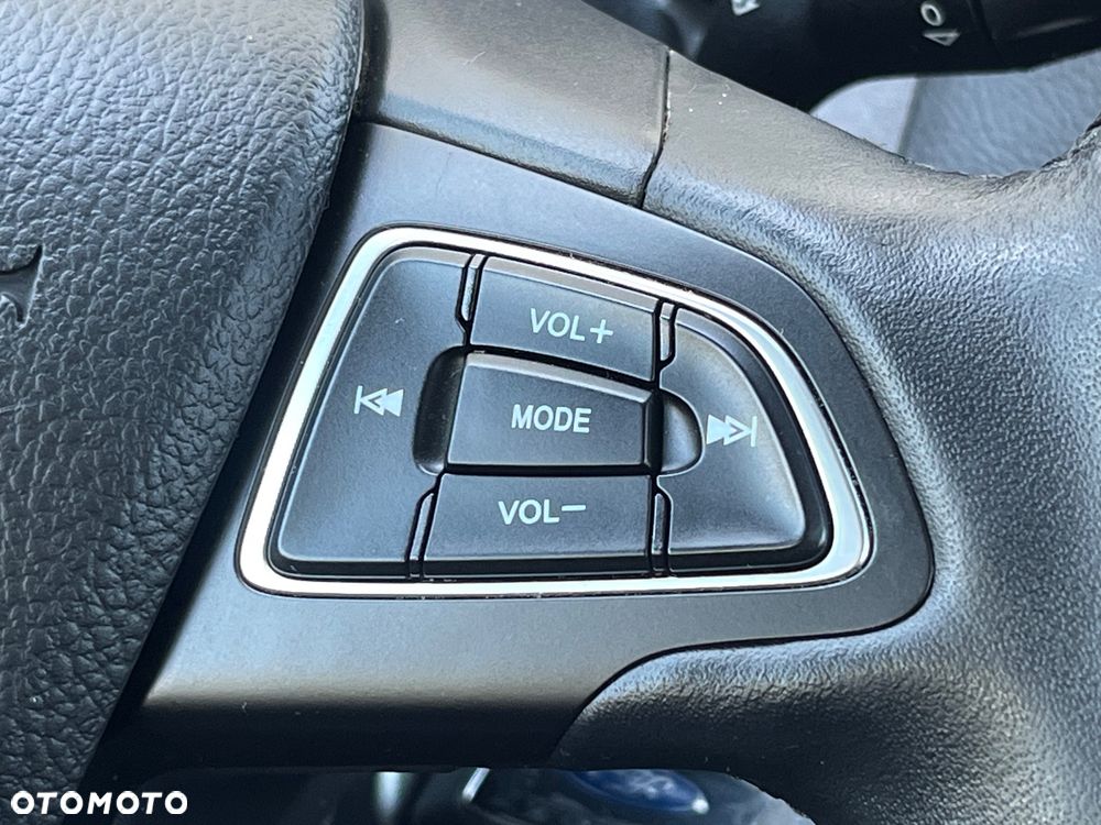 Ford Focus 1.0 EcoBoost Trend Sport - 17