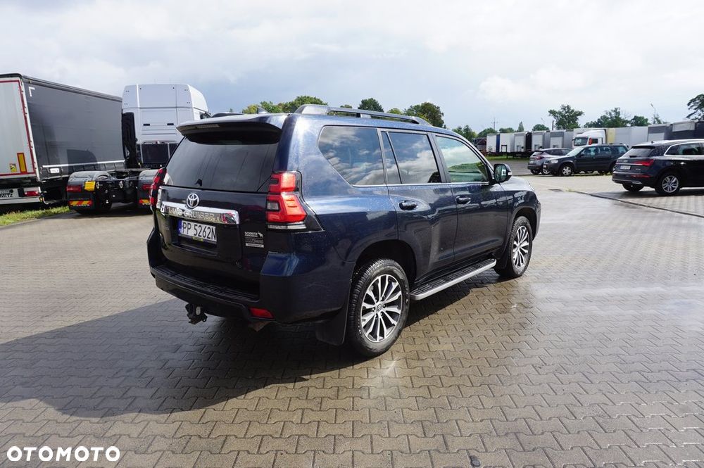 Toyota Land Cruiser - 7