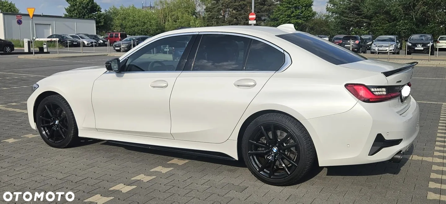 BMW Seria 3 330i xDrive Sport Line - 2