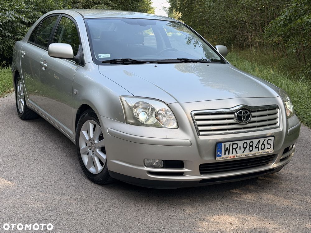 Toyota Avensis - 1