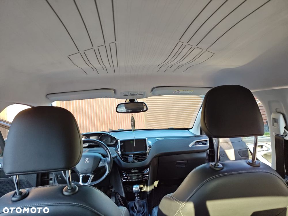 Peugeot 2008 1.6 BlueHDi Allure - 11