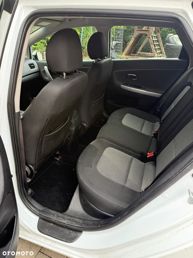 Kia Ceed - 7
