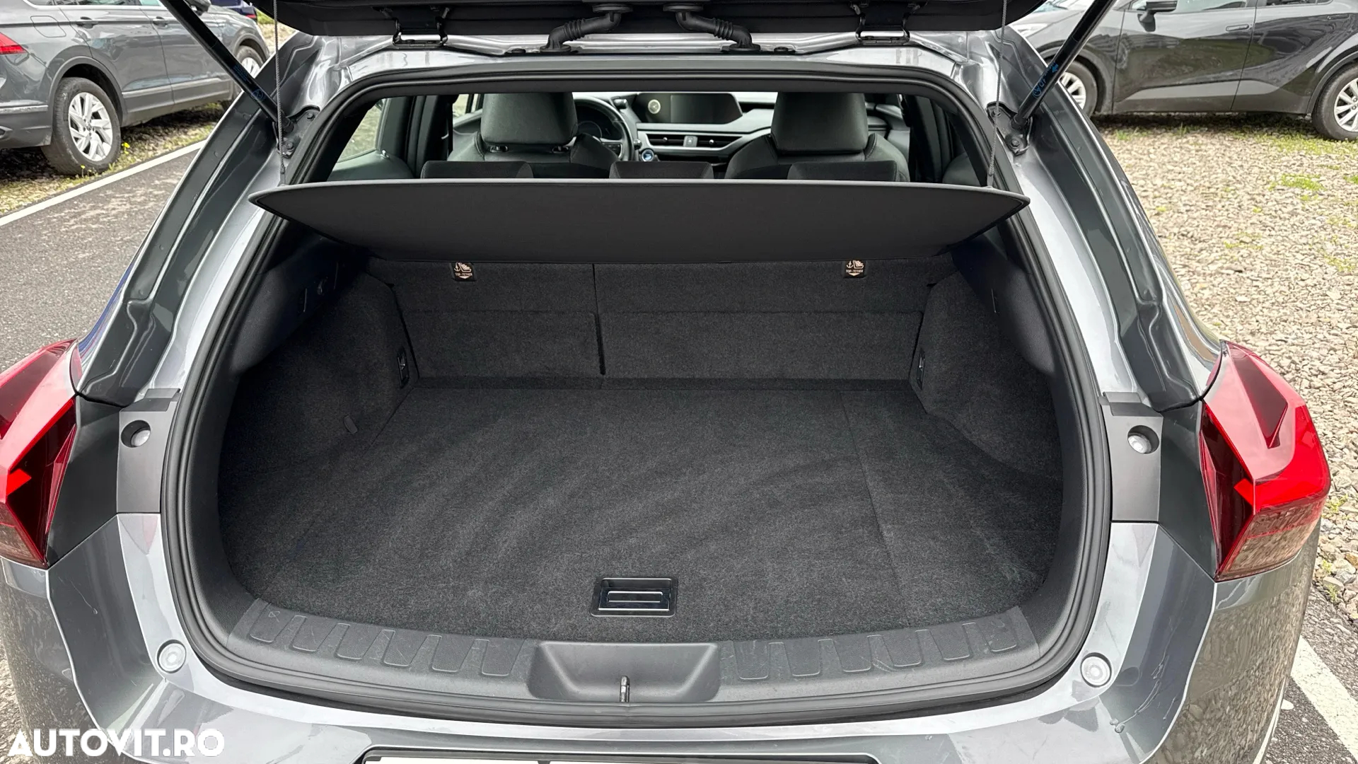 Lexus UX 250h 2.0L HEV 20H- (178 HP) 4X4 CVT Executive - 10
