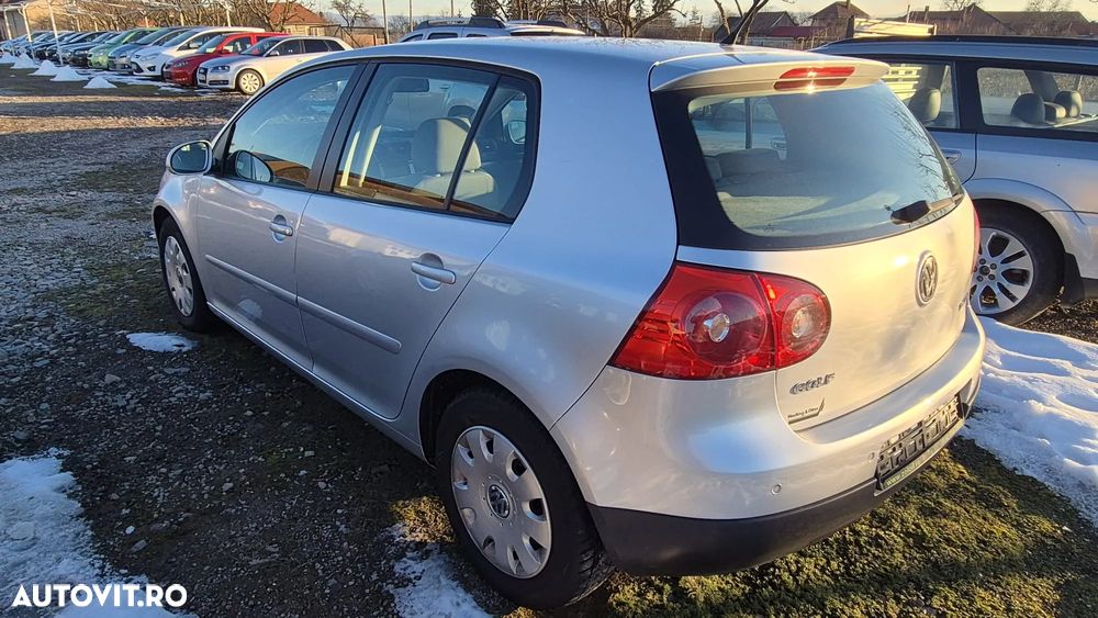 Volkswagen Golf 1.6 FSI Automatik Sportline - 4