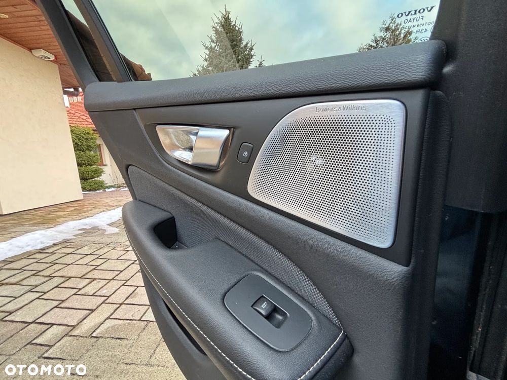 Volvo V60 T8 AWD Recharge Geartronic RDesign - 26
