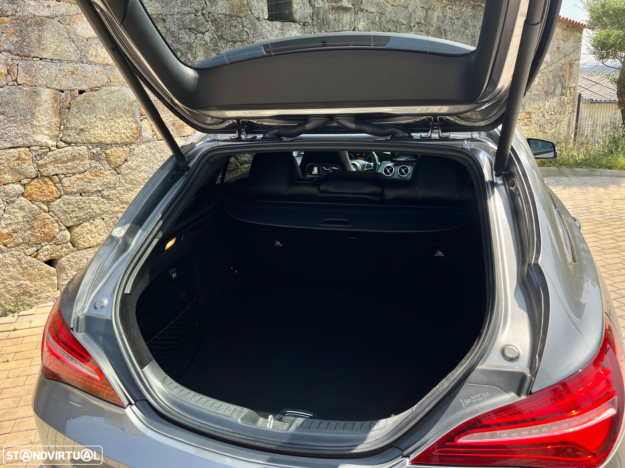 Mercedes-Benz CLA 220 d Shooting Brake AMG Line Aut. - 11