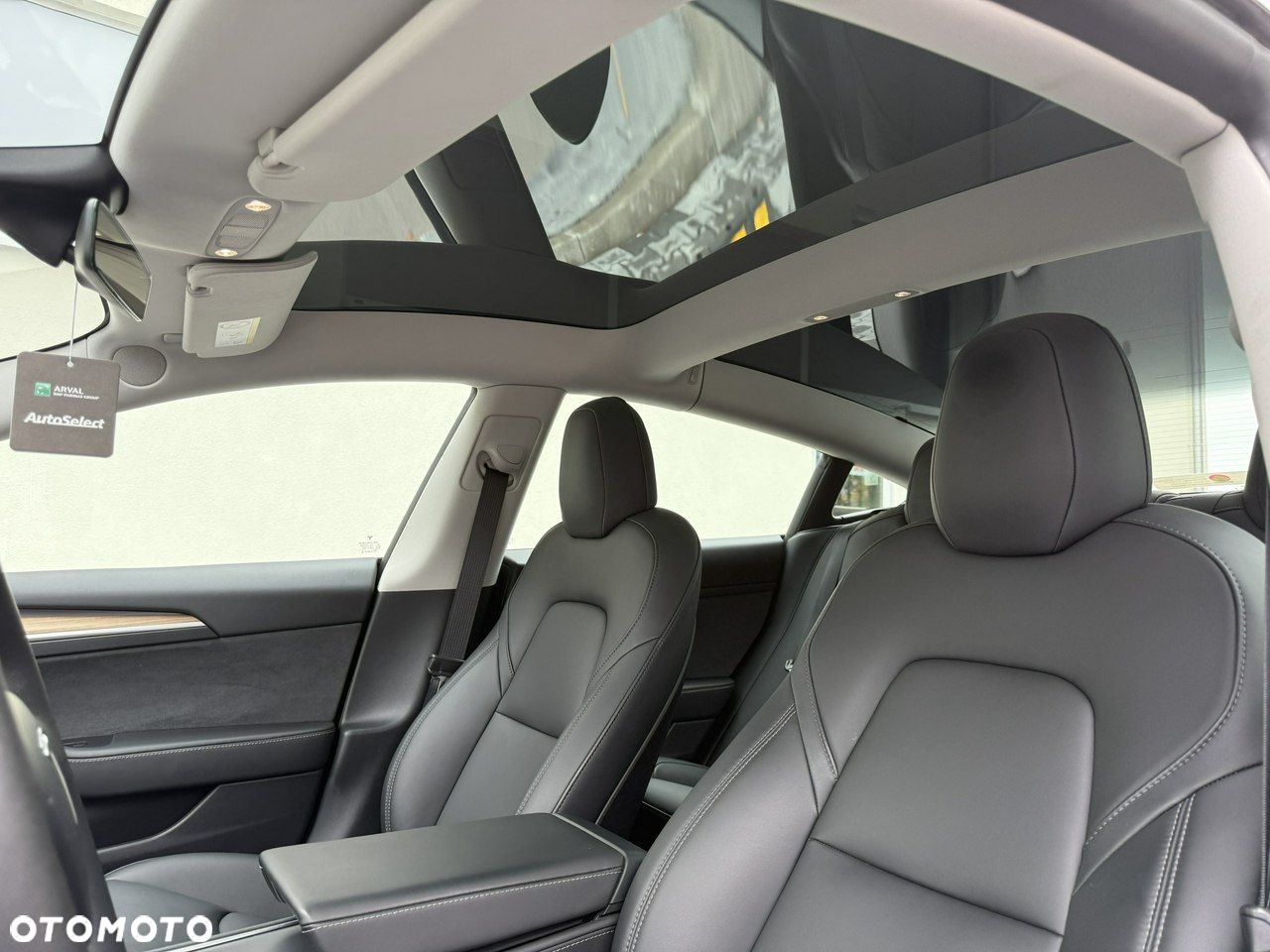 Tesla Model 3 - 26