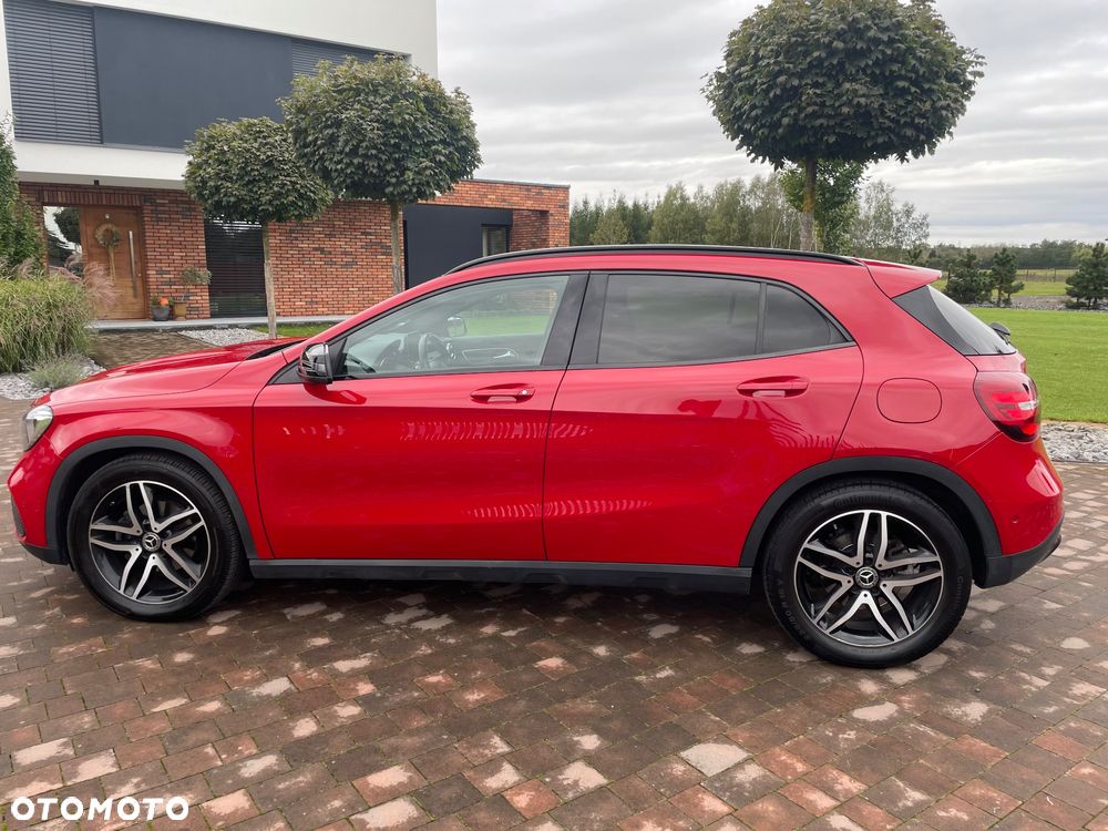 Mercedes-Benz GLA 200 7G-DCT Urban - 27