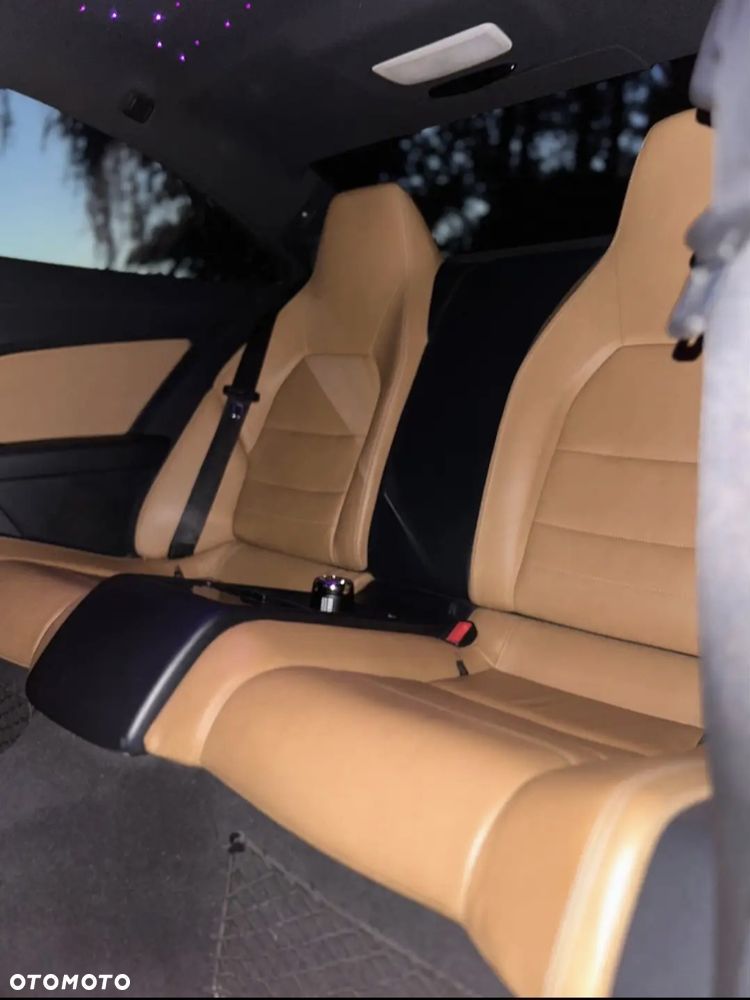 Mercedes-Benz Klasa E - 9