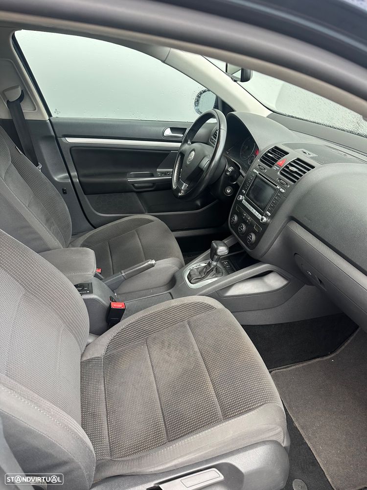 VW Golf Variant 2.0 TDi Confortline DSG - 13