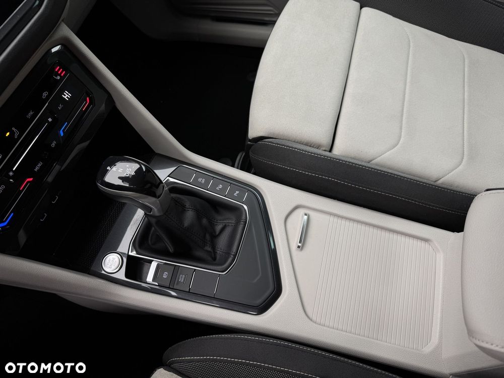 Volkswagen Tiguan 1.5 eTSI Elegance DSG - 29