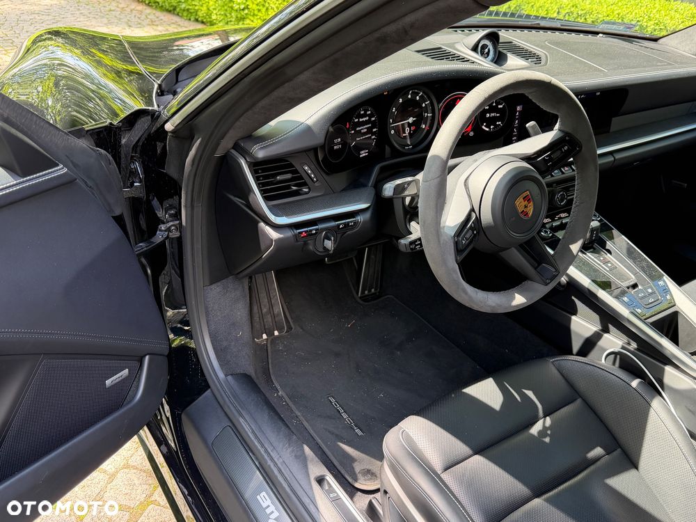 Porsche 911 Carrera S - 10