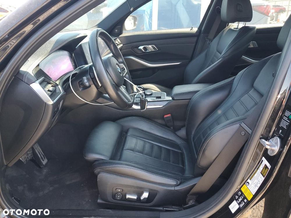 BMW Seria 3 330i xDrive - 6